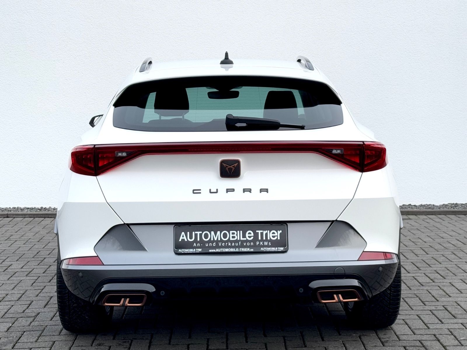 Cupra Formentor 1.4 e-Hybrid /NAVI/LED/ACC/CAM/1.HAND/ - Bild 6 Cupra Formentor 1.4 e-Hybrid /NAVI/LED/ACC/CAM/1.HAND/ in Weiß als SUV/Geländewagen/Pickup - Fahrzeugfoto 6