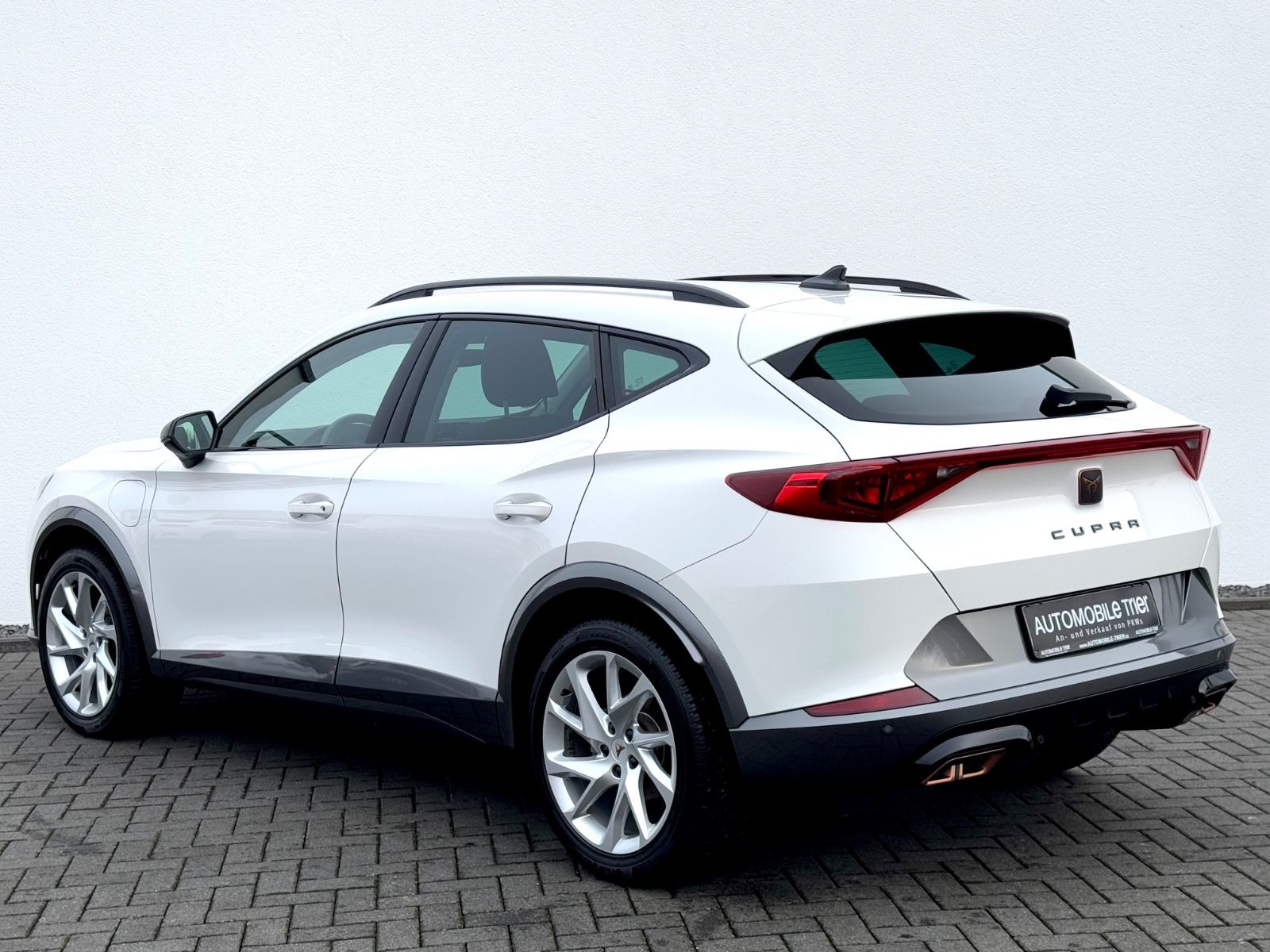 Cupra Formentor 1.4 e-Hybrid /NAVI/LED/ACC/CAM/1.HAND/ - Bild 7 Cupra Formentor 1.4 e-Hybrid /NAVI/LED/ACC/CAM/1.HAND/ in Weiß als SUV/Geländewagen/Pickup - Fahrzeugfoto 7