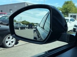 Land Rover Range Rover Velar R-Dynamic S /NAVI/LED/ACC/ in Schwarz als SUV/Geländewagen/Pickup - Fahrzeugfoto 16
