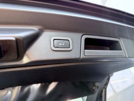 Land Rover Range Rover Velar R-Dynamic S /NAVI/LED/ACC/ in Schwarz als SUV/Geländewagen/Pickup - Fahrzeugfoto 20