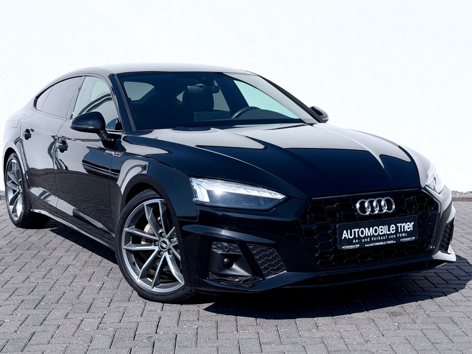 Audi A5 Sportback 40 TDI S line Sport Plus Paket - Bild 3 Audi A5 Sportback 40 TDI S line Sport Plus Paket in Schwarz als Limousine - Fahrzeugfoto 3