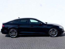 Audi A5 Sportback 40 TDI S line Sport Plus Paket in Schwarz als Limousine - Fahrzeugfoto 4