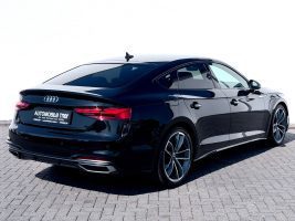 Audi A5 Sportback 40 TDI S line Sport Plus Paket in Schwarz als Limousine - Fahrzeugfoto 5