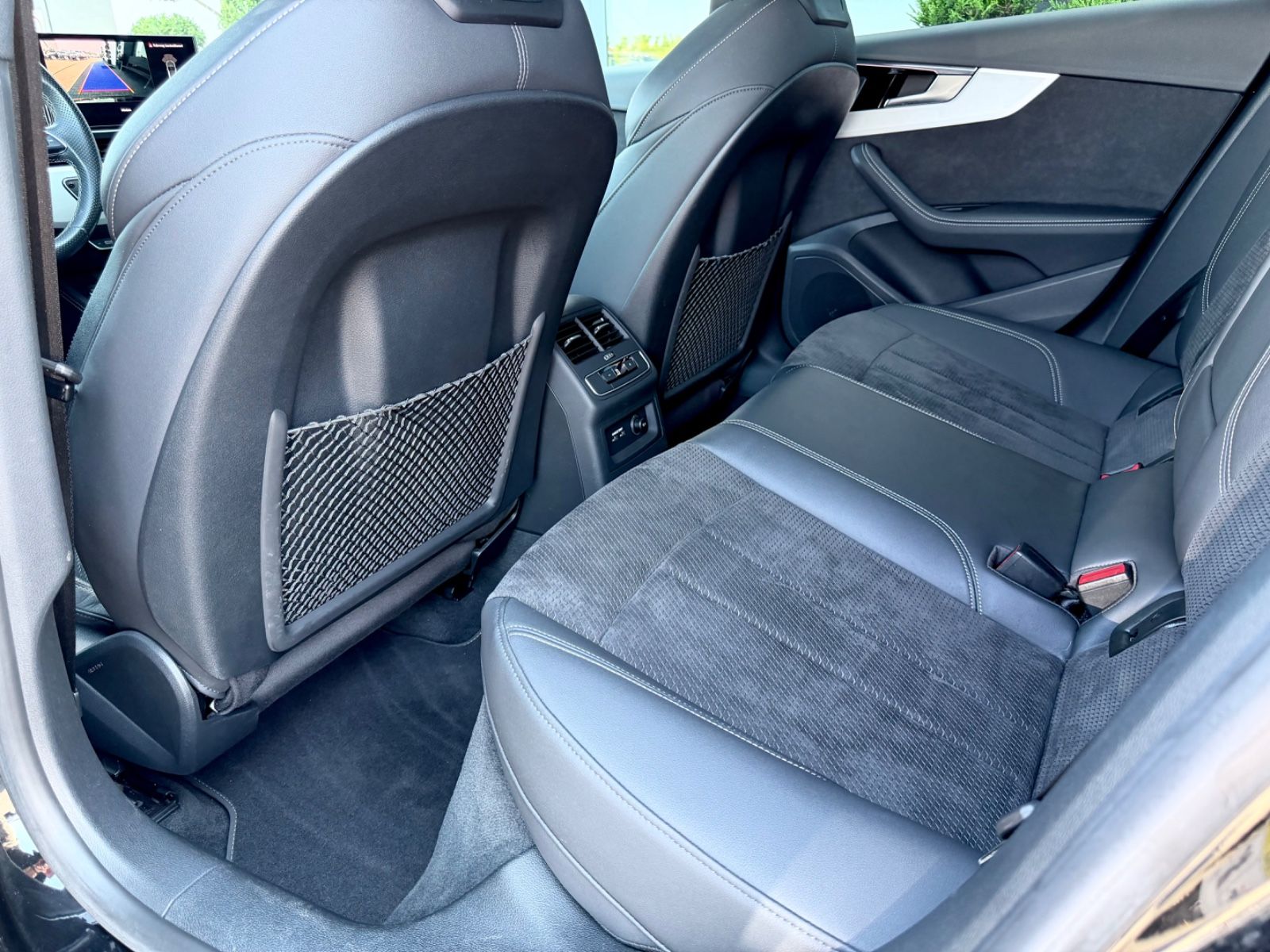 Audi A5 Sportback 40 TDI S line Sport Plus Paket - Bild 14 Audi A5 Sportback 40 TDI S line Sport Plus Paket in Schwarz als Limousine - Fahrzeugfoto 14