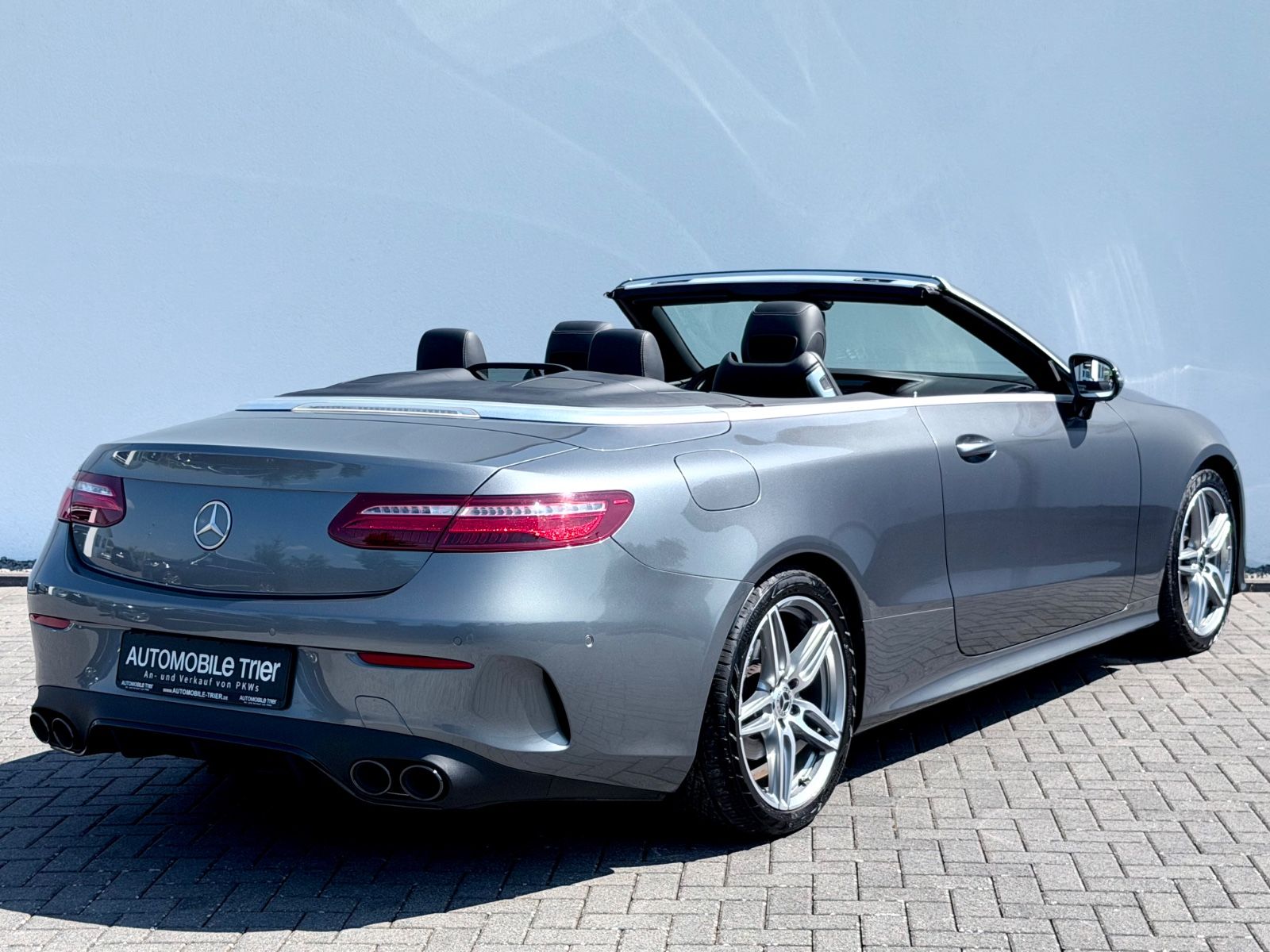 Mercedes-Benz E 200 Cabrio /AMG LINE/NAVI/LED/CAM/GARANTIE/ - Bild 5 Mercedes-Benz E 200 Cabrio /AMG LINE/NAVI/LED/CAM/GARANTIE/ in Grau als Cabrio/Roadster - Fahrzeugfoto 5