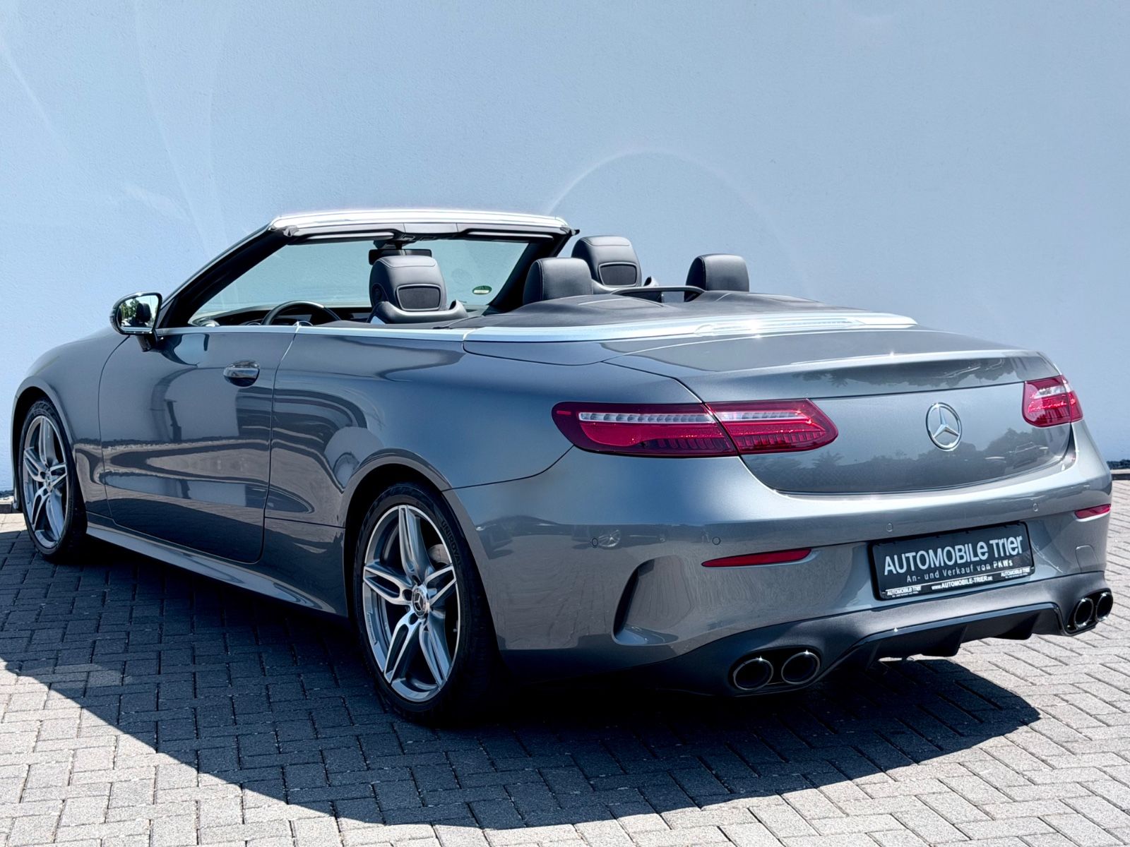 Mercedes-Benz E 200 Cabrio /AMG LINE/NAVI/LED/CAM/GARANTIE/ - Bild 7 Mercedes-Benz E 200 Cabrio /AMG LINE/NAVI/LED/CAM/GARANTIE/ in Grau als Cabrio/Roadster - Fahrzeugfoto 7