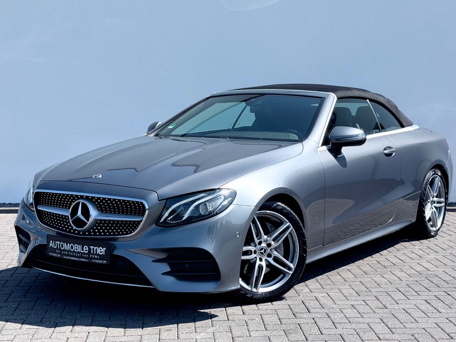 Mercedes-Benz E 200 Cabrio /AMG LINE/NAVI/LED/CAM/GARANTIE/ - Bild 9 Mercedes-Benz E 200 Cabrio /AMG LINE/NAVI/LED/CAM/GARANTIE/ in Grau als Cabrio/Roadster - Fahrzeugfoto 9