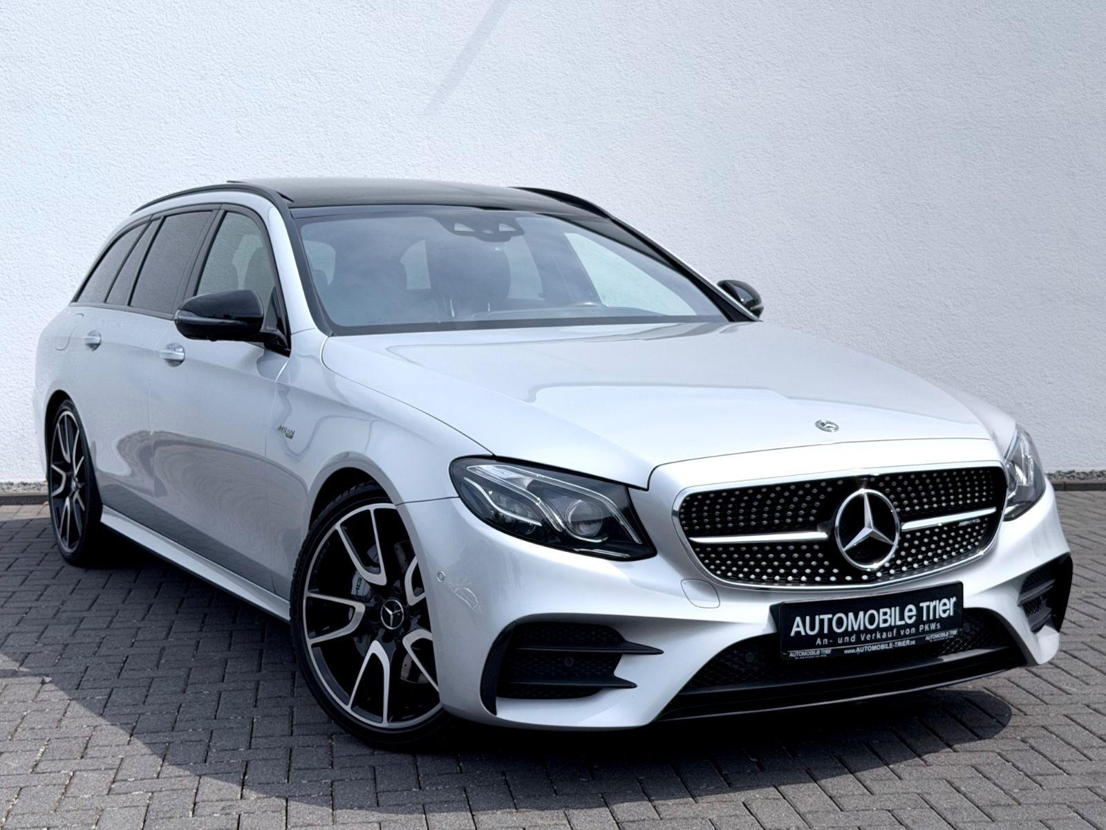 Mercedes-Benz E 43 AMG 4Matic /PANO/LED/360°CAM/BURMESTER/AHK/ - Bild 3 Mercedes-Benz E 43 AMG 4Matic /PANO/LED/360°CAM/BURMESTER/AHK/ in Silber als Kombi - Fahrzeugfoto 3
