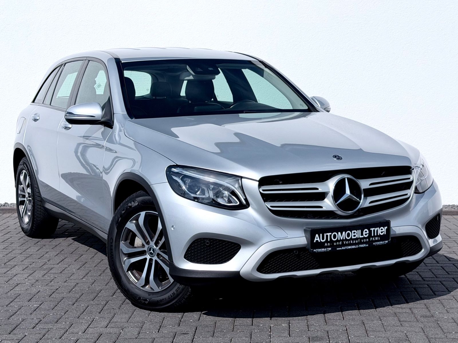 Mercedes-Benz GLC 250 d 4Matic /NAVI/LED/PDC/ - Bild 3 Mercedes-Benz GLC 250 d 4Matic /NAVI/LED/PDC/ in IRIDIUMSILBER als SUV/Geländewagen/Pickup - Fahrzeugfoto 3