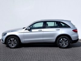 Mercedes-Benz GLC 250 d 4Matic /NAVI/LED/PDC/ in Silber als SUV/Geländewagen/Pickup - Fahrzeugfoto 8