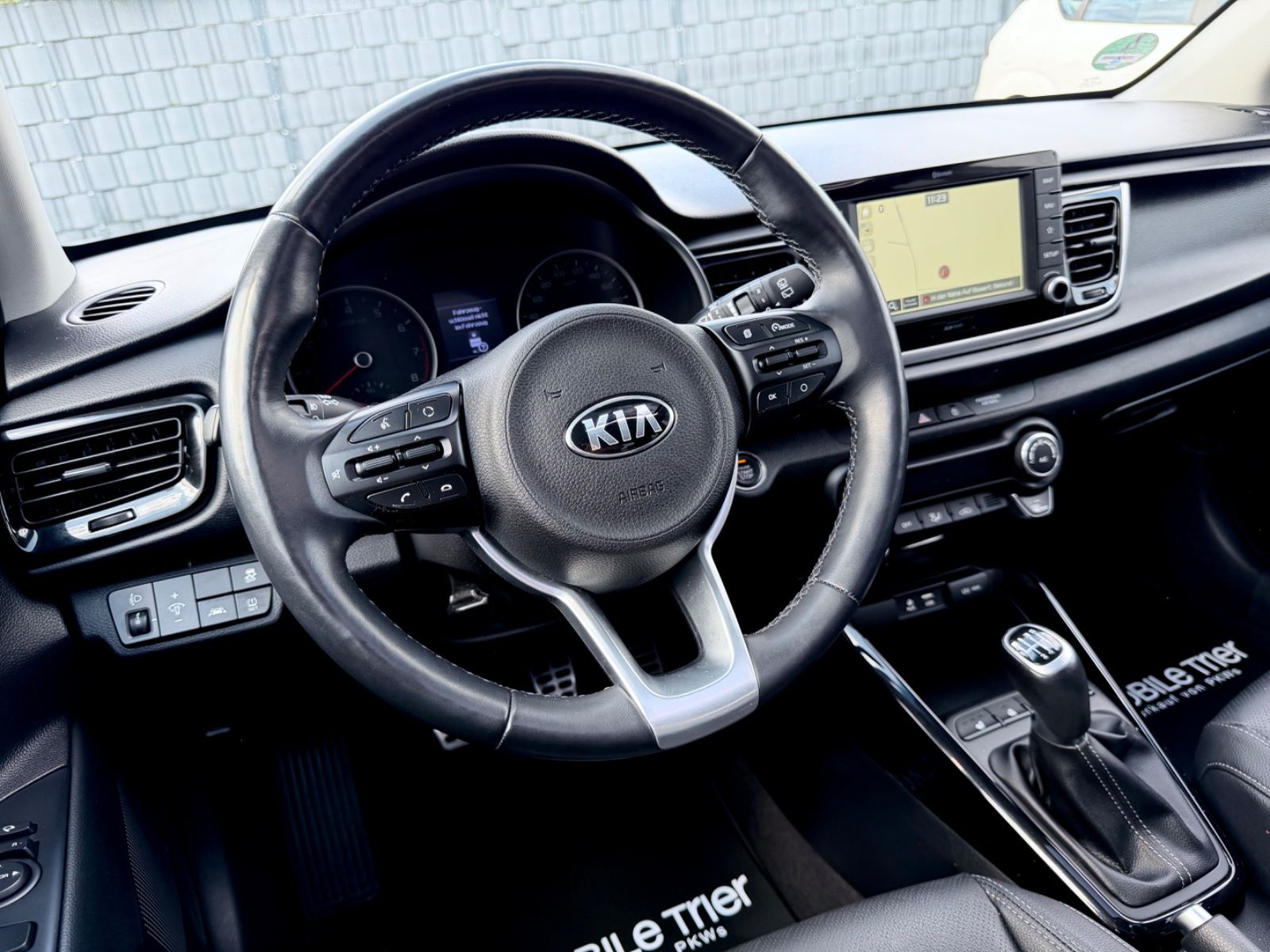 Kia Rio Platinum Edition /NAVI/LED/CAM/GARANTIE/ - Bild 10 Kia Rio Platinum Edition /NAVI/LED/CAM/GARANTIE/ in PLATINUM GRAPHITE als Kleinwagen - Fahrzeugfoto 10