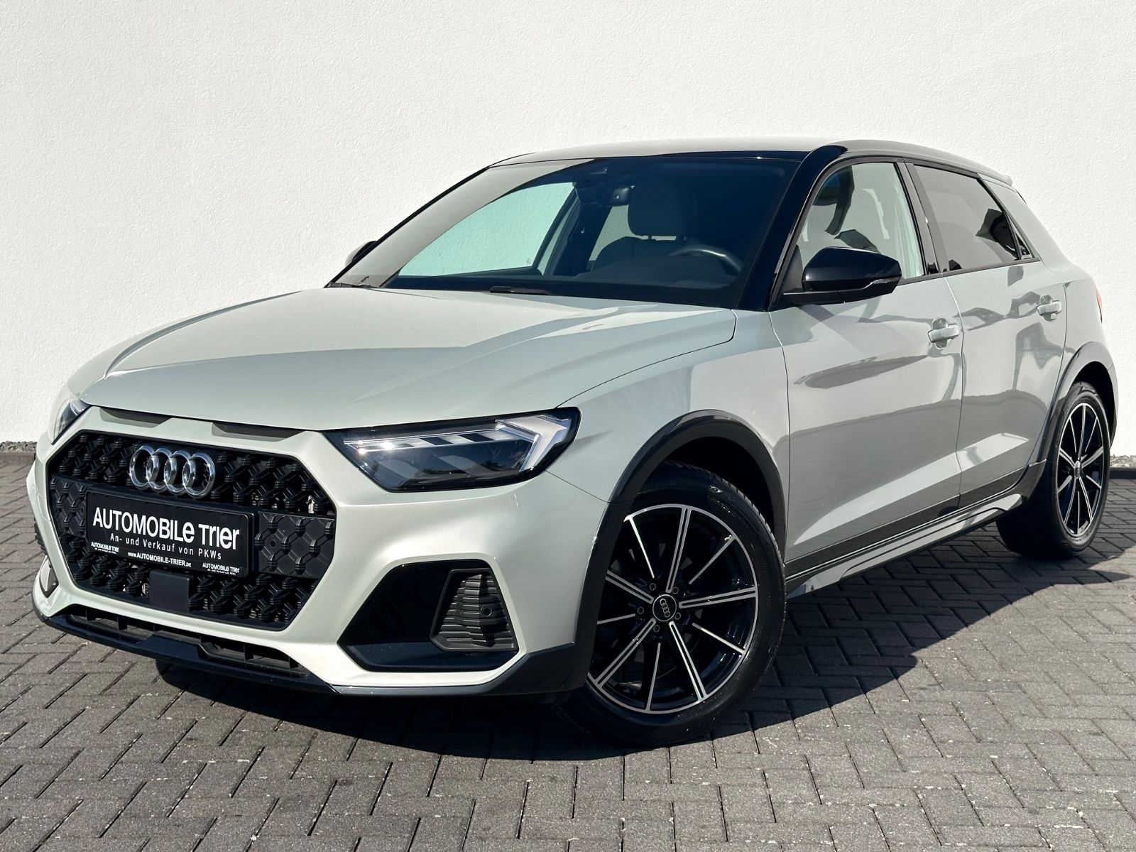Audi A1 allstreet 35 TFSI*Garantie*LED*Navi*Sonos*App in Silber als Kleinwagen - Fahrzeugfoto 1