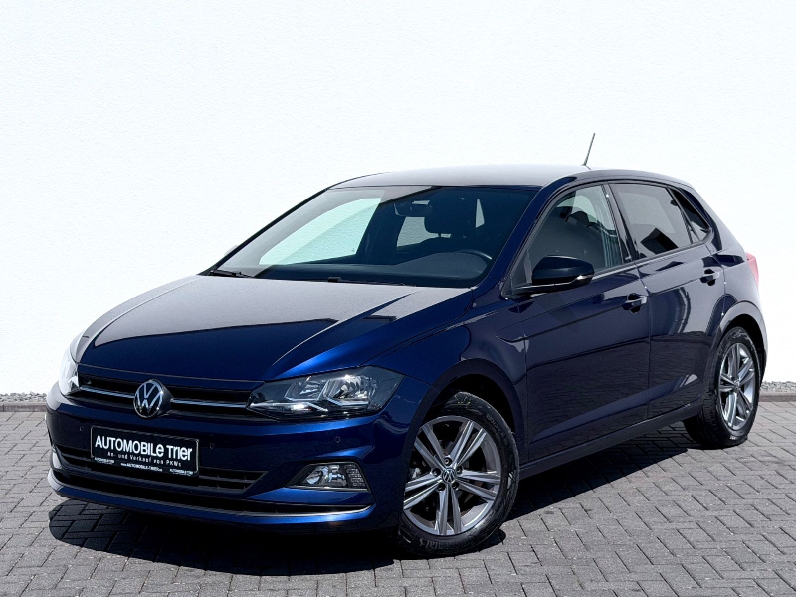 Volkswagen Polo VI United /NAVI/LED/CAM/SHZ/GARANTIE/ in Blau als Kleinwagen - Fahrzeugfoto 1