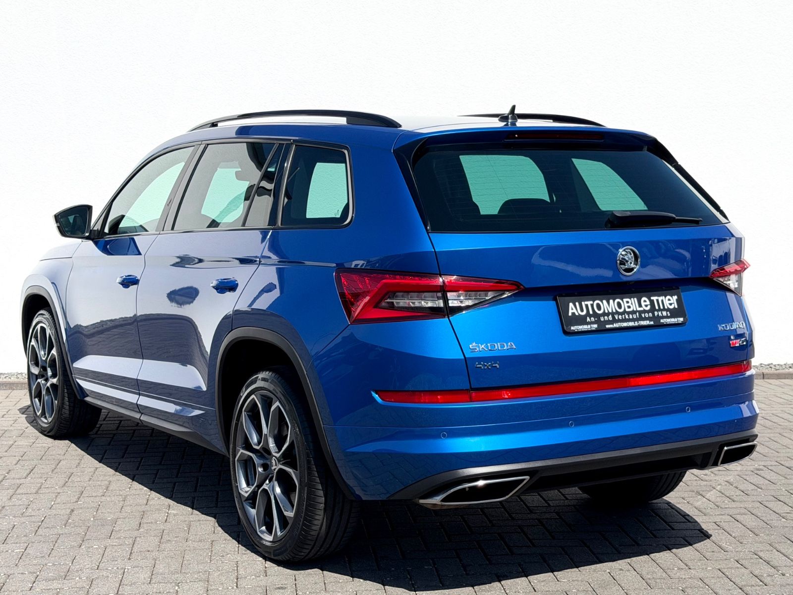 Skoda Kodiaq RS 2.0 TDI DSG 4x4 /LED/ACC/AHK/360°CAM/ - Bild 7 Skoda Kodiaq RS 2.0 TDI DSG 4x4 /LED/ACC/AHK/360°CAM/ in Blau als SUV/Geländewagen/Pickup - Fahrzeugfoto 7