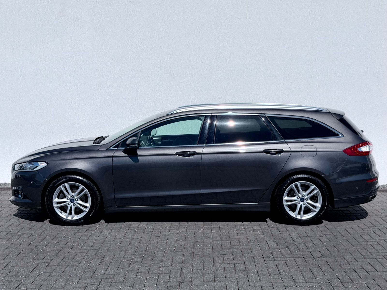 Ford Mondeo Turnier Business Edition 2.0 TDCI - Bild 8 Ford Mondeo Turnier Business Edition 2.0 TDCI als Kombi - Fahrzeugfoto 8