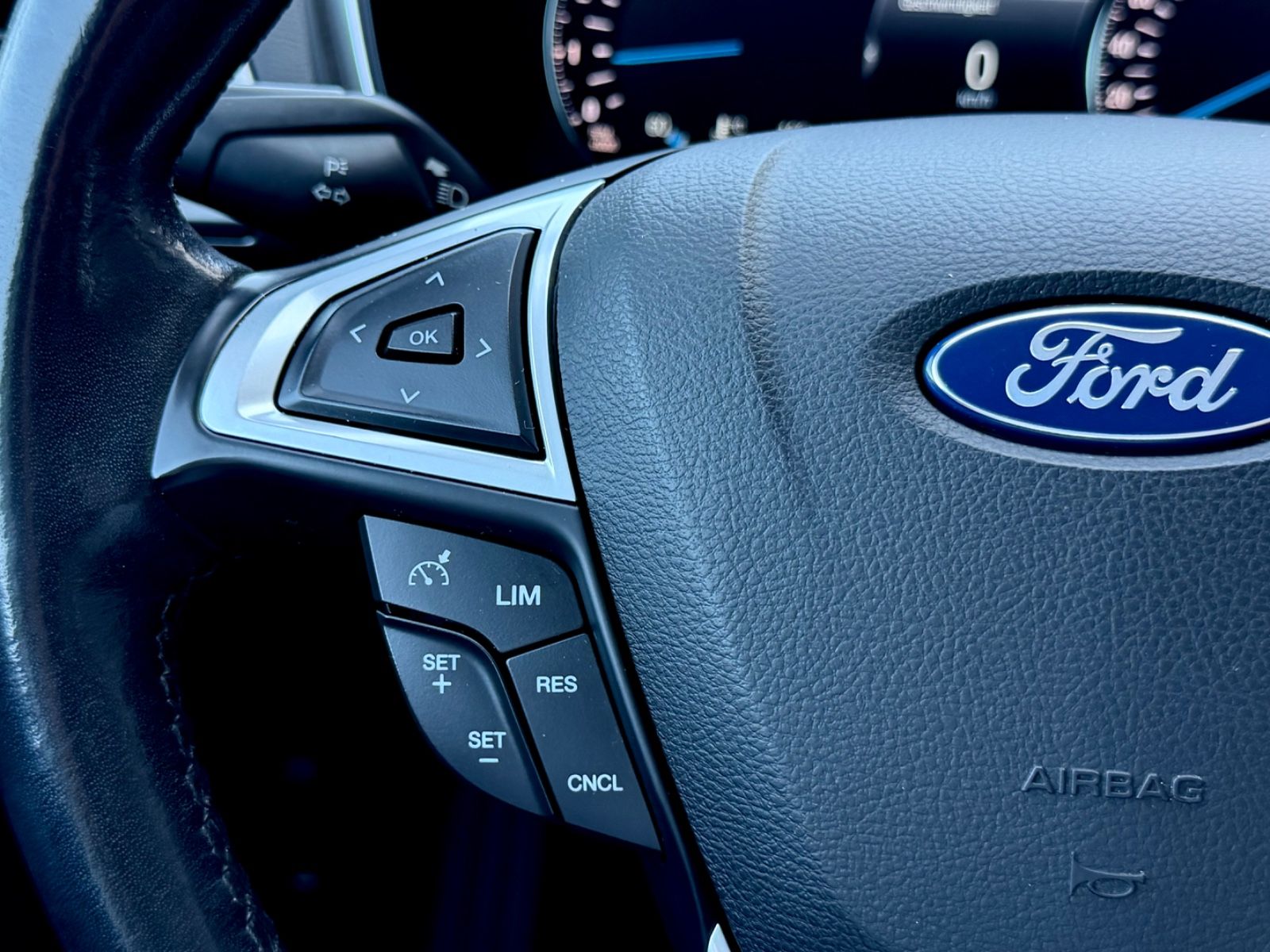 Ford Mondeo Turnier Business Edition 2.0 TDCI - Bild 17 Ford Mondeo Turnier Business Edition 2.0 TDCI als Kombi - Fahrzeugfoto 17