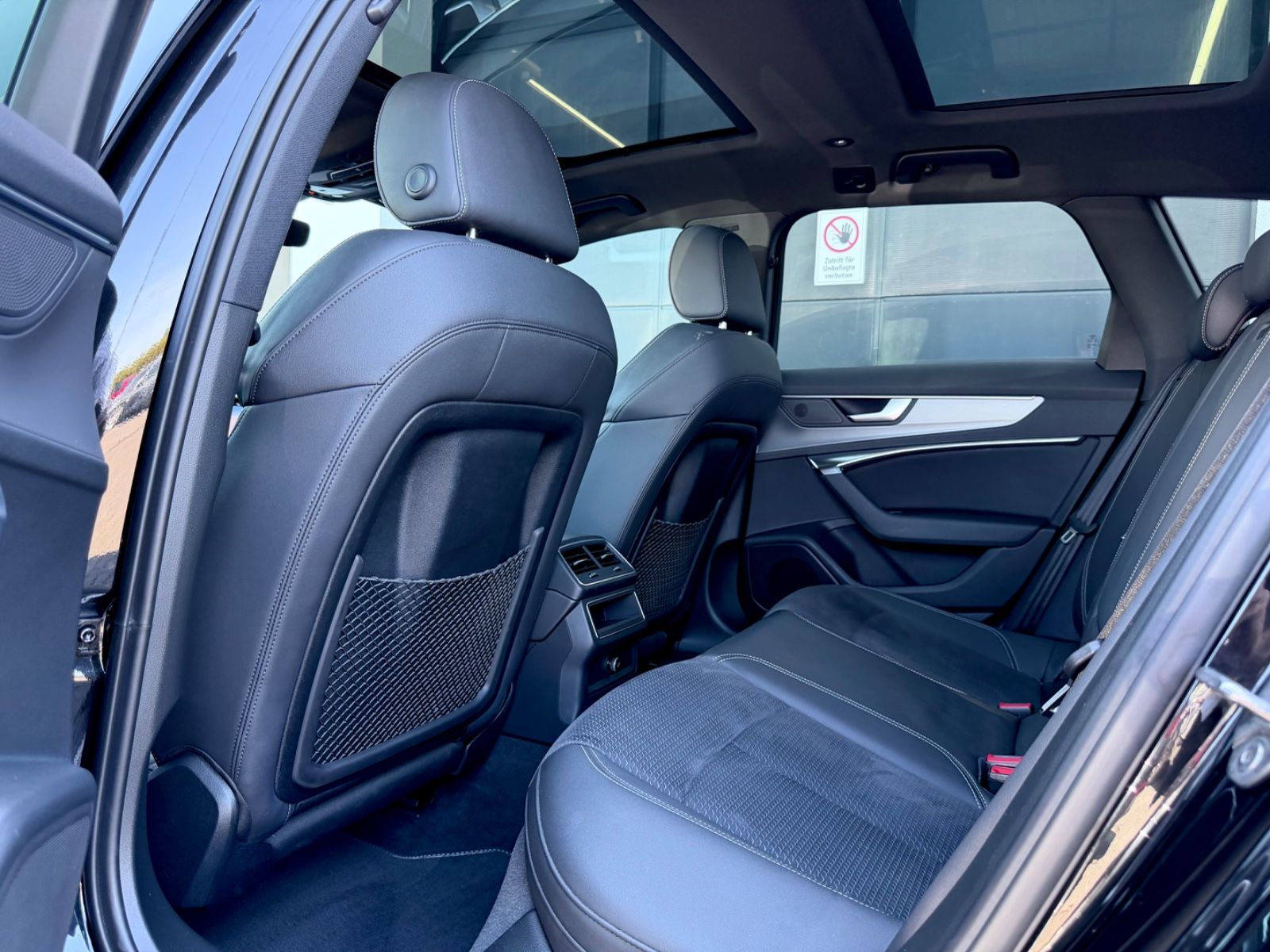 Audi A6 Avant 40 TDI S line Sport Plus Paket /1.Hand/ - Bild 14 Audi A6 Avant 40 TDI S line Sport Plus Paket /1.Hand/ in Schwarz als Kombi - Fahrzeugfoto 14