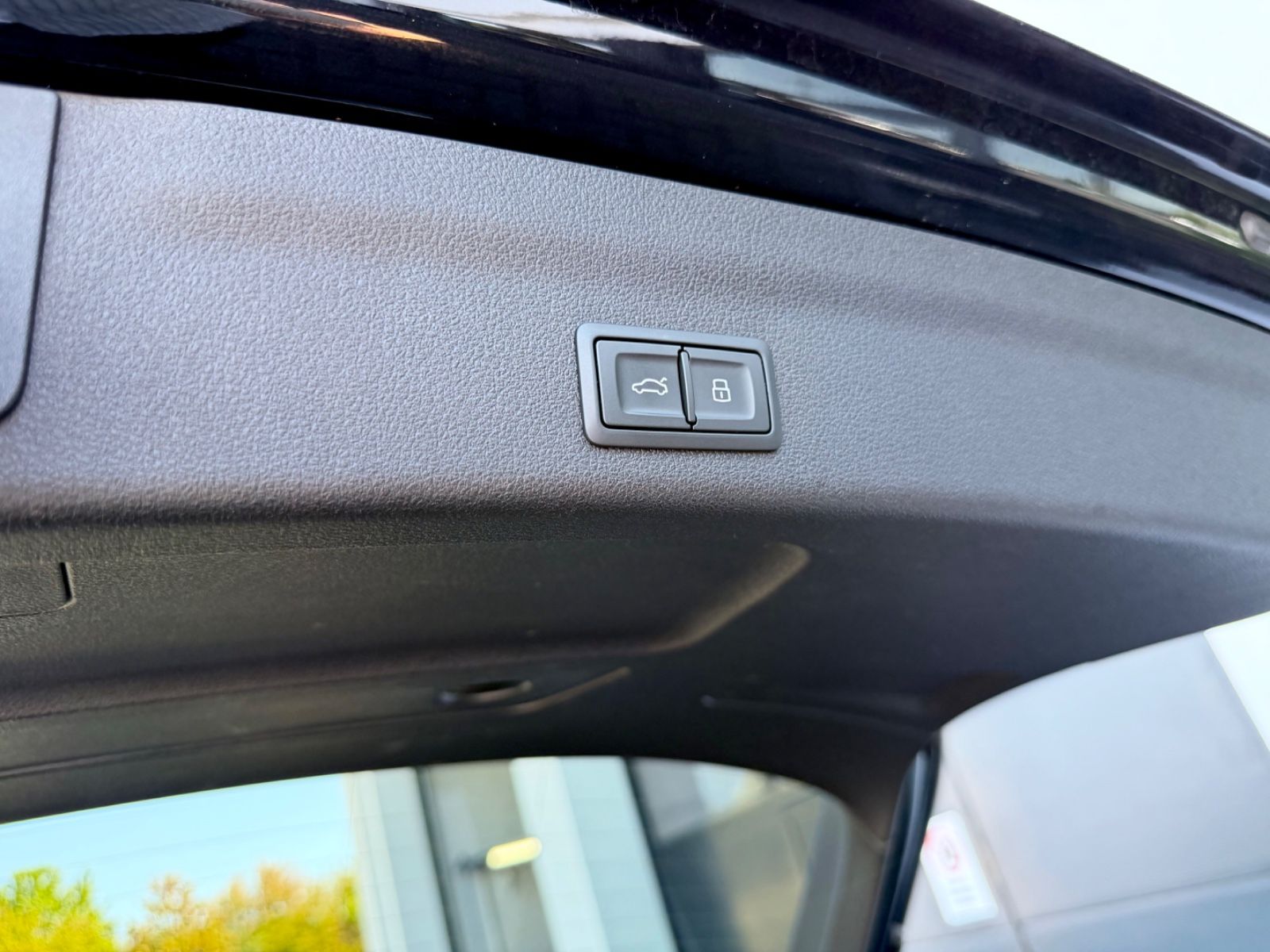 Audi A6 Avant 40 TDI S line Sport Plus Paket /1.Hand/ - Bild 22 Audi A6 Avant 40 TDI S line Sport Plus Paket /1.Hand/ in Schwarz als Kombi - Fahrzeugfoto 22