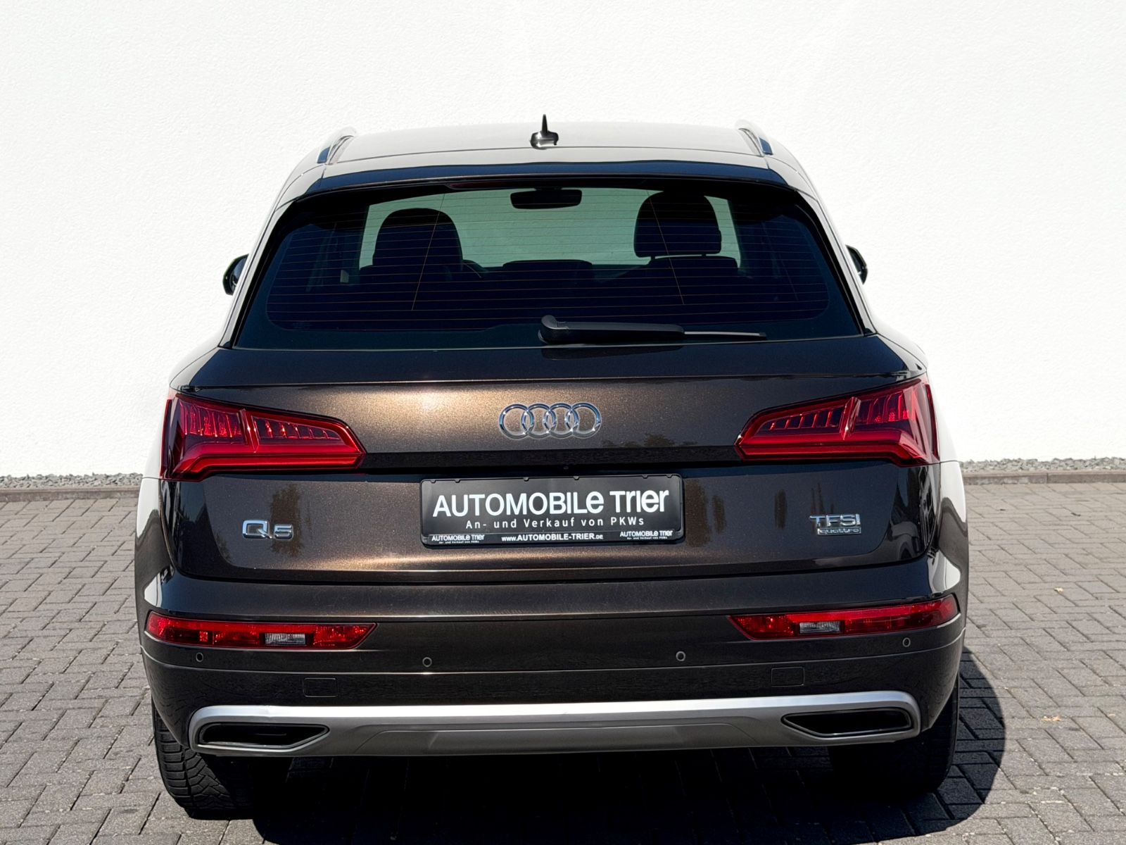 Audi Q5 2.0 TFSI quattro design /NAVI/LED/CAM/1.HAND/ - Bild 6 Audi Q5 2.0 TFSI quattro design /NAVI/LED/CAM/1.HAND/ in Braun als SUV/Geländewagen/Pickup - Fahrzeugfoto 6