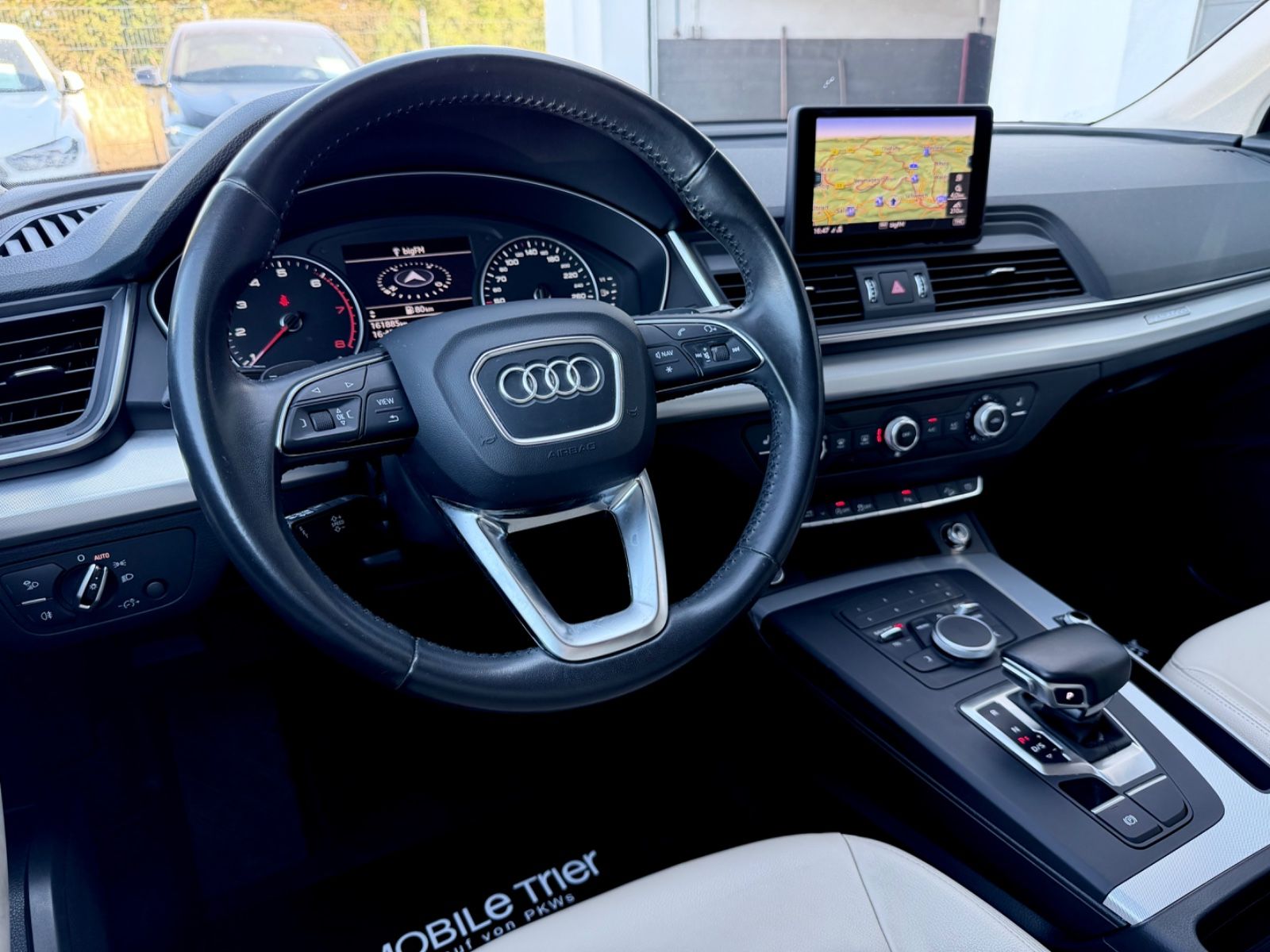 Audi Q5 2.0 TFSI quattro design /NAVI/LED/CAM/1.HAND/ - Bild 10 Audi Q5 2.0 TFSI quattro design /NAVI/LED/CAM/1.HAND/ in Braun als SUV/Geländewagen/Pickup - Fahrzeugfoto 10