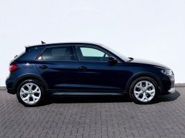 Audi A1 Allstreet 35 TFSI /NAVI/CAM/SHZ/GARANTIE/ in Blau als Kleinwagen - Fahrzeugfoto 4