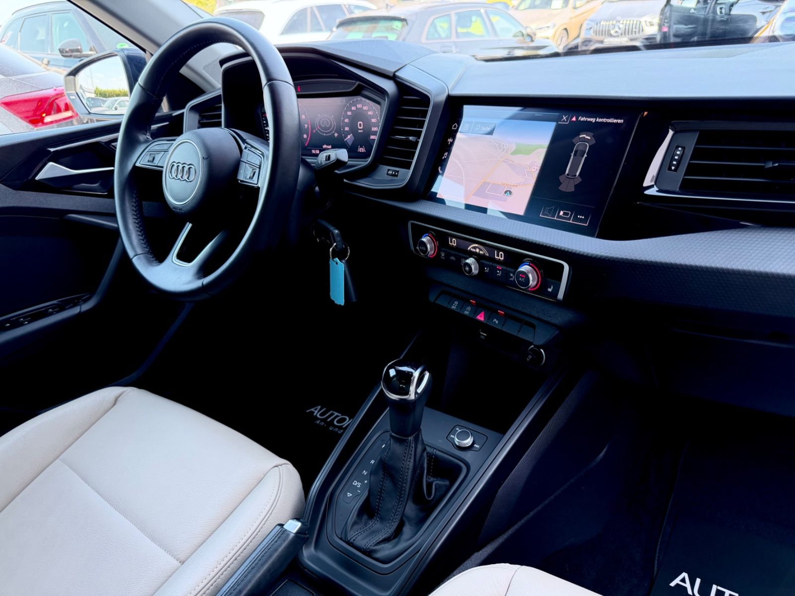 Audi A1 Allstreet 35 TFSI /NAVI/CAM/SHZ/GARANTIE/ - Bild 12 Audi A1 Allstreet 35 TFSI /NAVI/CAM/SHZ/GARANTIE/ in Blau als Kleinwagen - Fahrzeugfoto 12