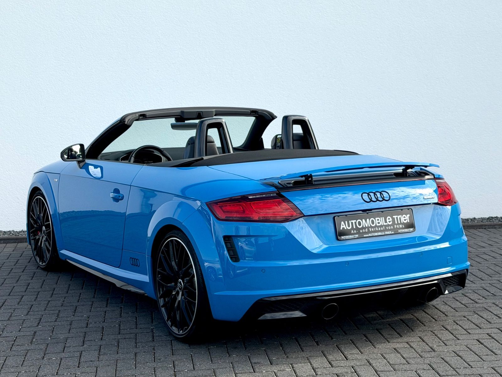Audi TT Roadster 45 TFSI quattro S line competition - Bild 7 Audi TT Roadster 45 TFSI quattro S line competition in Blau als Cabrio/Roadster - Fahrzeugfoto 7