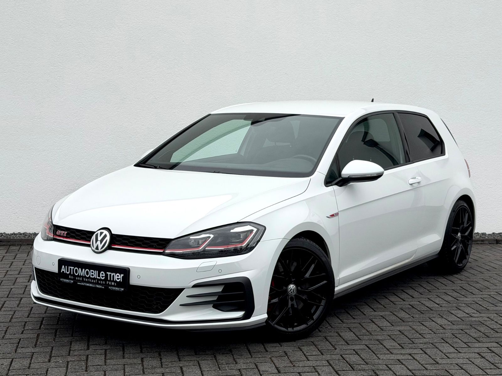 Volkswagen Golf 7 Lim. GTI Performance /LED/CAM/CARPLAY/ - Bild 1 Volkswagen Golf 7 Lim. GTI Performance /LED/CAM/CARPLAY/ in Weiß als Sportwagen/Coupé - Fahrzeugfoto 1