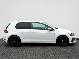 Volkswagen Golf 7 Lim. GTI Performance /LED/CAM/CARPLAY/ in Weiß als Sportwagen/Coupé - Fahrzeugfoto 4
