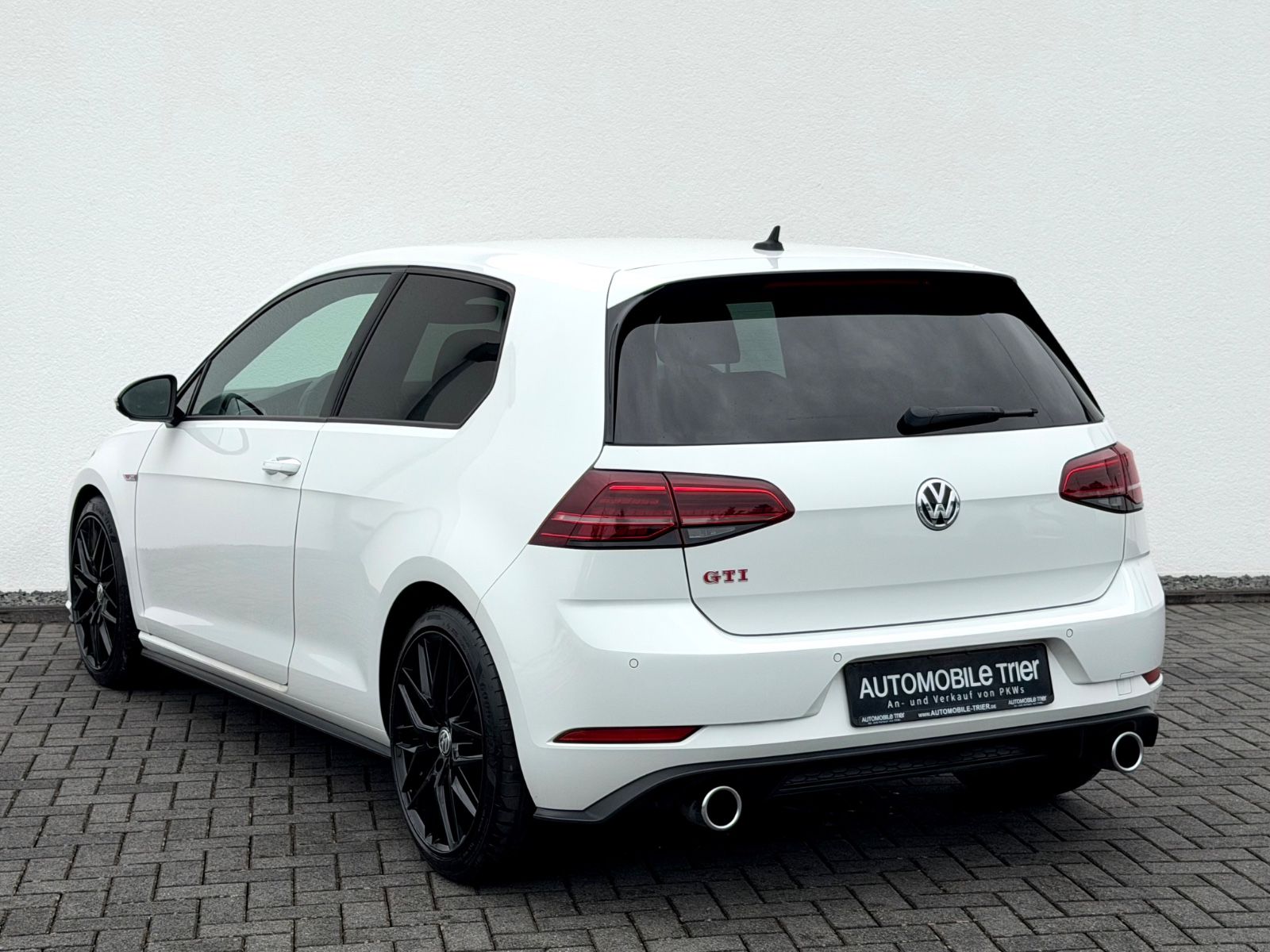 Volkswagen Golf 7 Lim. GTI Performance /LED/CAM/CARPLAY/ - Bild 7 Volkswagen Golf 7 Lim. GTI Performance /LED/CAM/CARPLAY/ in Weiß als Sportwagen/Coupé - Fahrzeugfoto 7