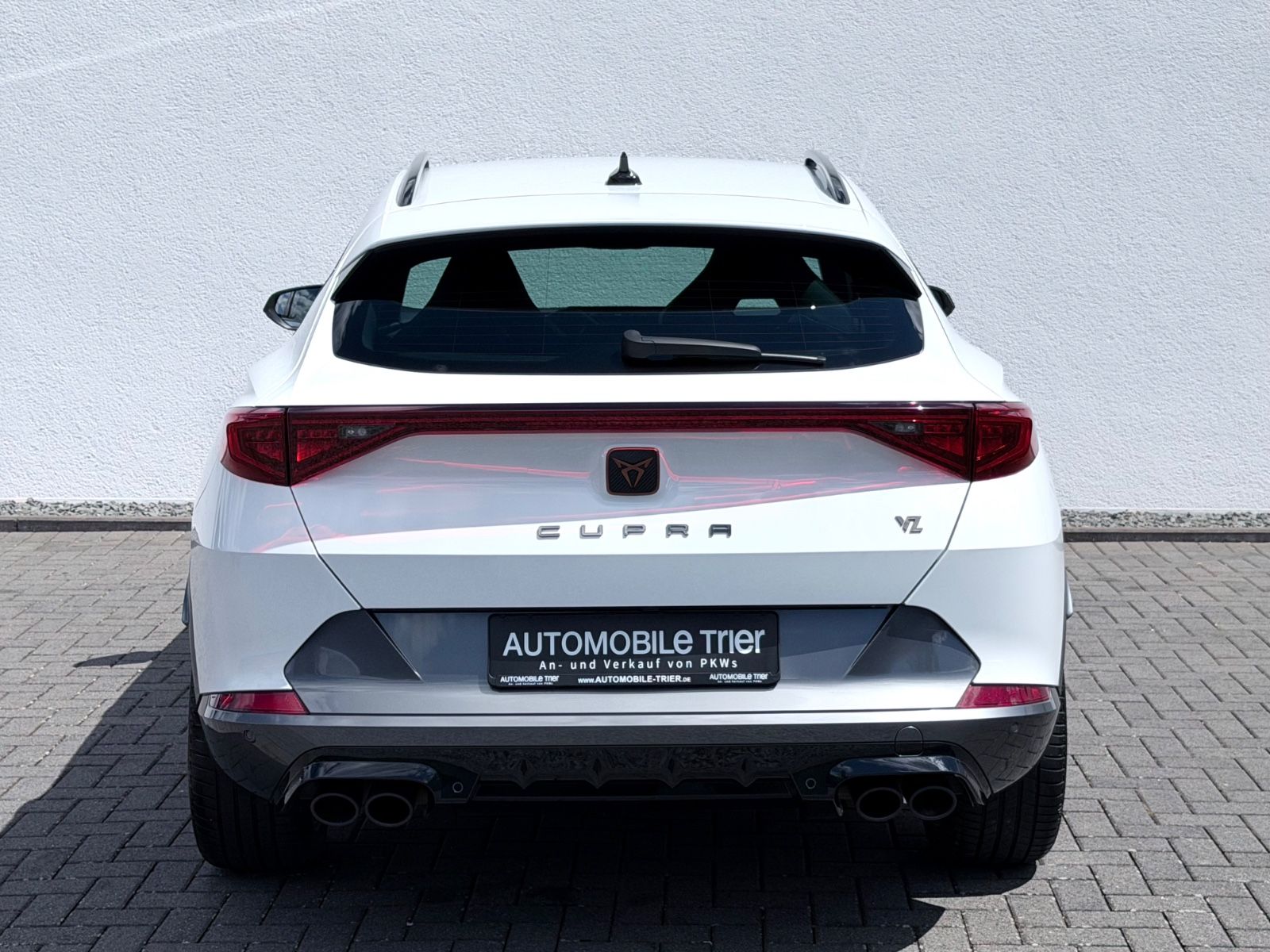 Cupra Formentor VZ 2.0 TSI DSG 4Drive /LED/ACC/CAM/ - Bild 6 Cupra Formentor VZ 2.0 TSI DSG 4Drive /LED/ACC/CAM/ in Weiß als SUV/Geländewagen/Pickup - Fahrzeugfoto 6