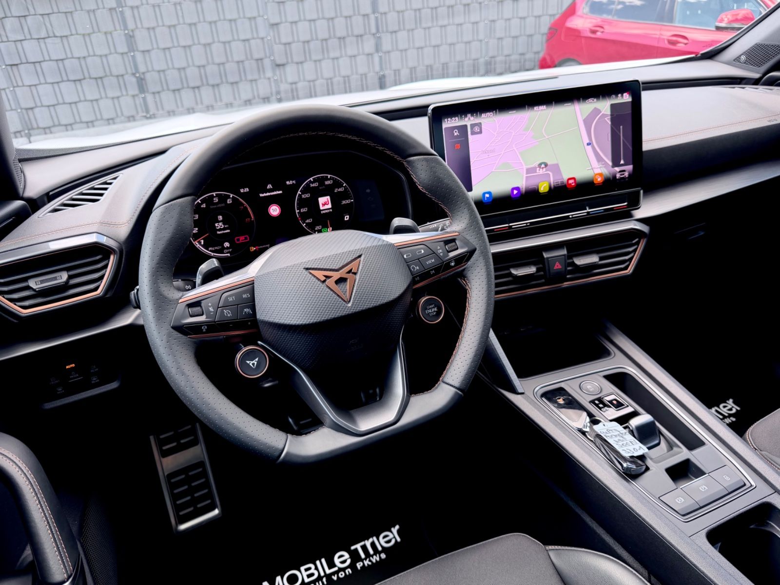 Cupra Formentor VZ 2.0 TSI DSG 4Drive /LED/ACC/CAM/ - Bild 10 Cupra Formentor VZ 2.0 TSI DSG 4Drive /LED/ACC/CAM/ in Weiß als SUV/Geländewagen/Pickup - Fahrzeugfoto 10