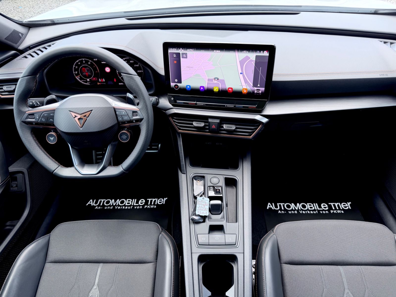 Cupra Formentor VZ 2.0 TSI DSG 4Drive /LED/ACC/CAM/ - Bild 11 Cupra Formentor VZ 2.0 TSI DSG 4Drive /LED/ACC/CAM/ in Weiß als SUV/Geländewagen/Pickup - Fahrzeugfoto 11