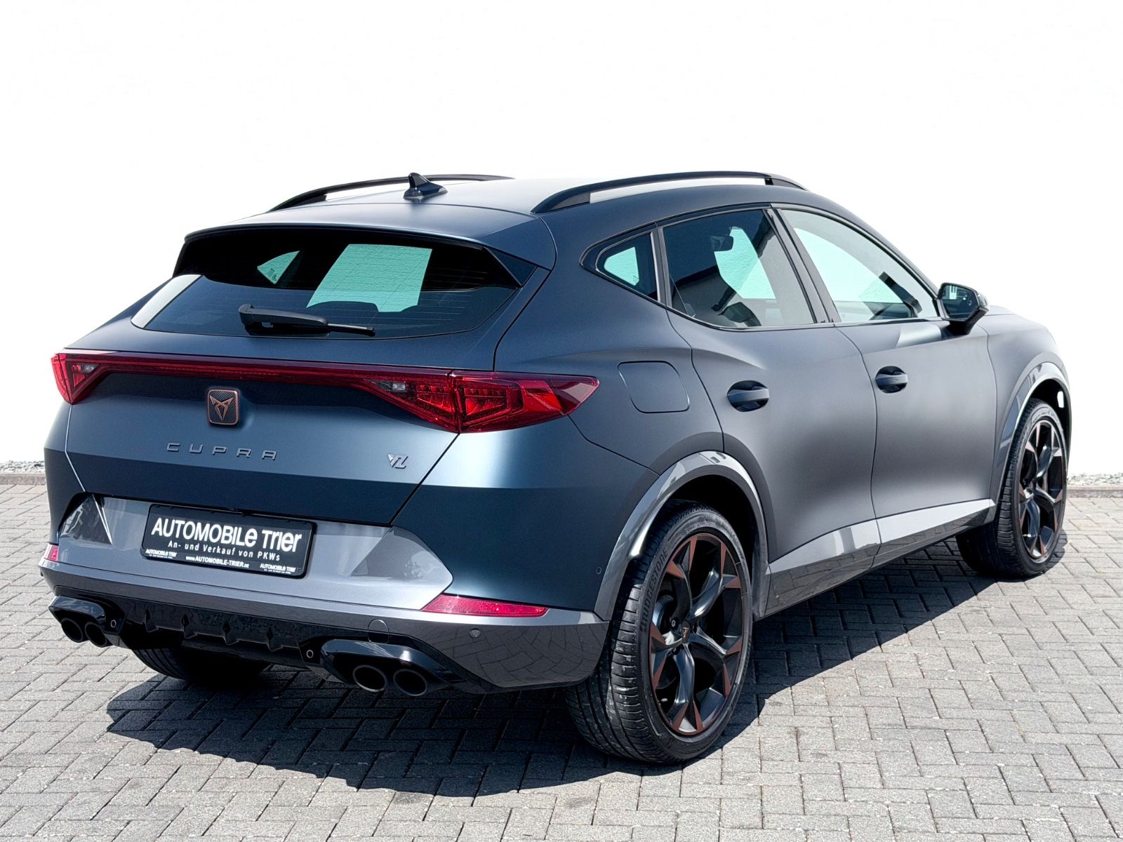 Cupra Formentor VZ 2.0 TSI DSG 4Drive /LED/ACC/CAM/ - Bild 5 Cupra Formentor VZ 2.0 TSI DSG 4Drive /LED/ACC/CAM/ in Blau als SUV/Geländewagen/Pickup - Fahrzeugfoto 5