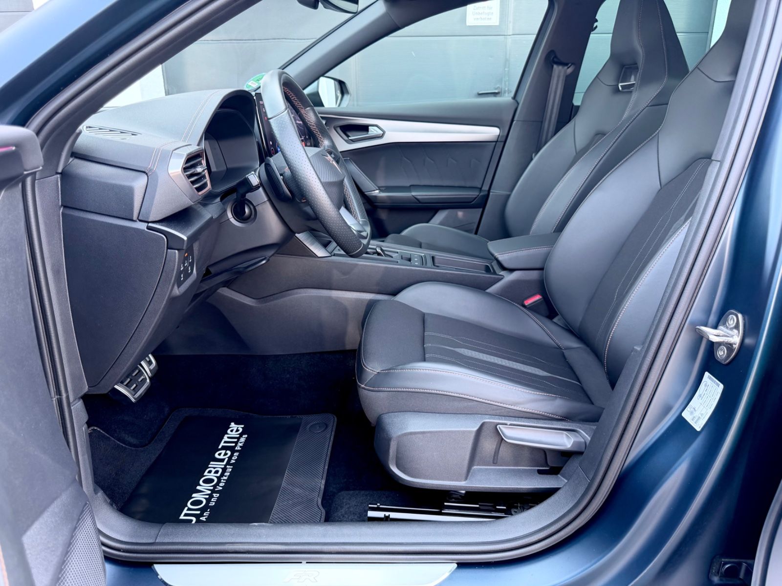 Cupra Formentor VZ 2.0 TSI DSG 4Drive /LED/ACC/CAM/ - Bild 9 Cupra Formentor VZ 2.0 TSI DSG 4Drive /LED/ACC/CAM/ in Blau als SUV/Geländewagen/Pickup - Fahrzeugfoto 9