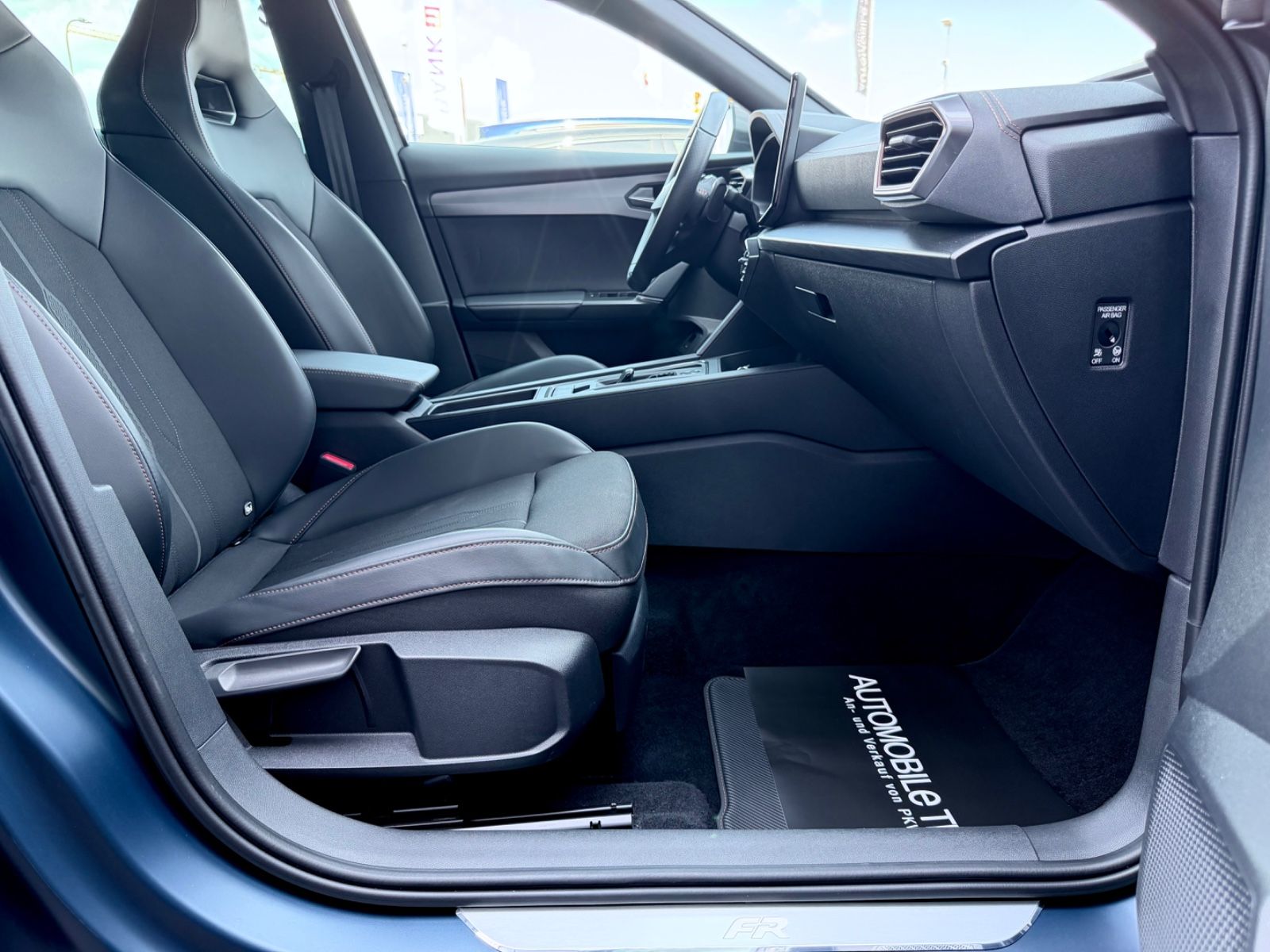 Cupra Formentor VZ 2.0 TSI DSG 4Drive /LED/ACC/CAM/ - Bild 13 Cupra Formentor VZ 2.0 TSI DSG 4Drive /LED/ACC/CAM/ in Blau als SUV/Geländewagen/Pickup - Fahrzeugfoto 13