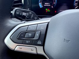 Volkswagen Passat Variant 1.5 TSI DSG /LED/ACC/CAM/1.HAND/ in Schwarz als Kombi - Fahrzeugfoto 15