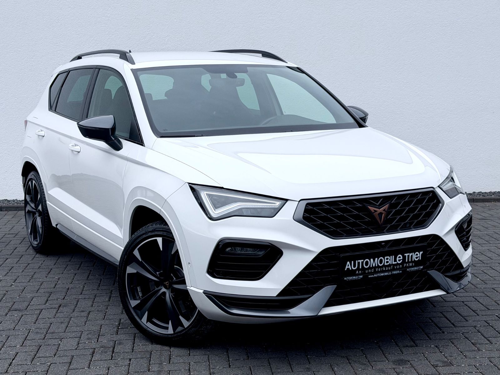 Cupra Ateca VZ 2.0 TSI DSG 4Drive /NAVI/LED/360°CAM/ - Bild 3 Cupra Ateca VZ 2.0 TSI DSG 4Drive /NAVI/LED/360°CAM/ in Weiß als SUV/Geländewagen/Pickup - Fahrzeugfoto 3