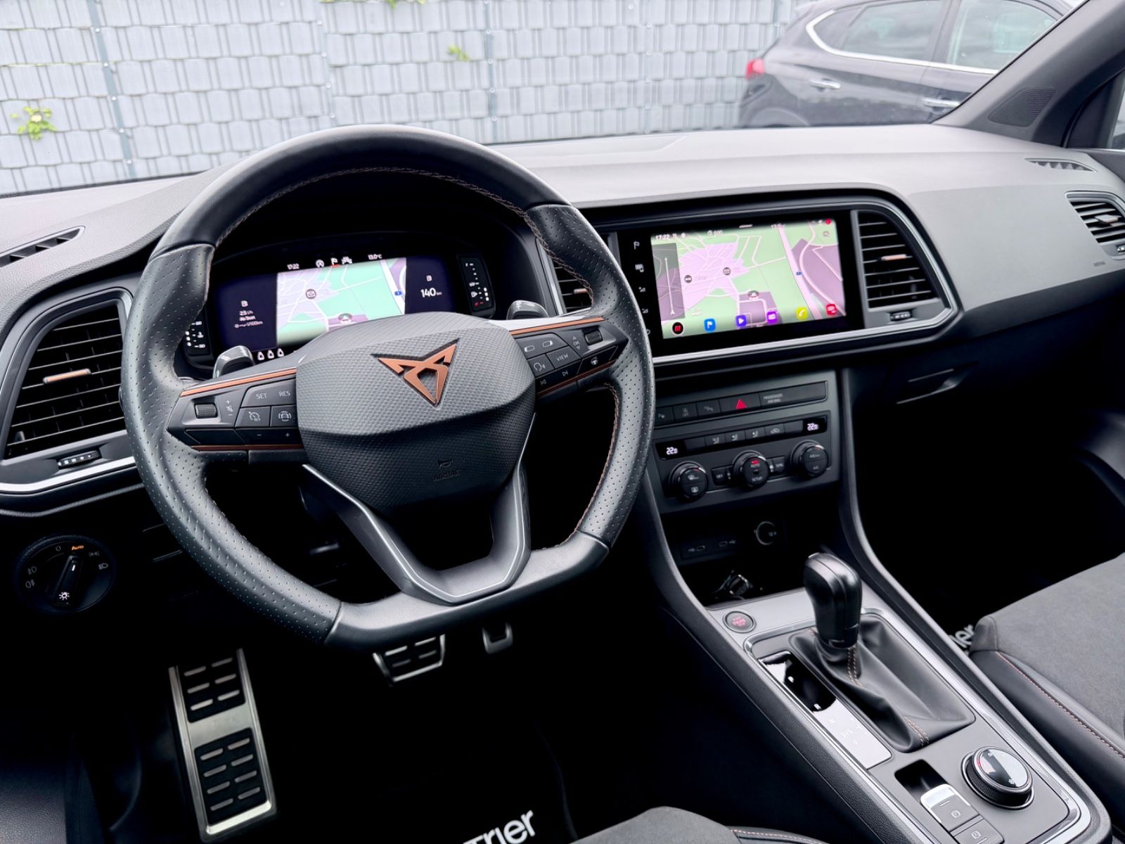 Cupra Ateca VZ 2.0 TSI DSG 4Drive /NAVI/LED/360°CAM/ - Bild 10 Cupra Ateca VZ 2.0 TSI DSG 4Drive /NAVI/LED/360°CAM/ in Weiß als SUV/Geländewagen/Pickup - Fahrzeugfoto 10