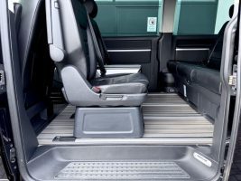 Volkswagen T6 Multivan 2.0 TDI DSG 4Motion in Schwarz als Van/Minibus - Fahrzeugfoto 13