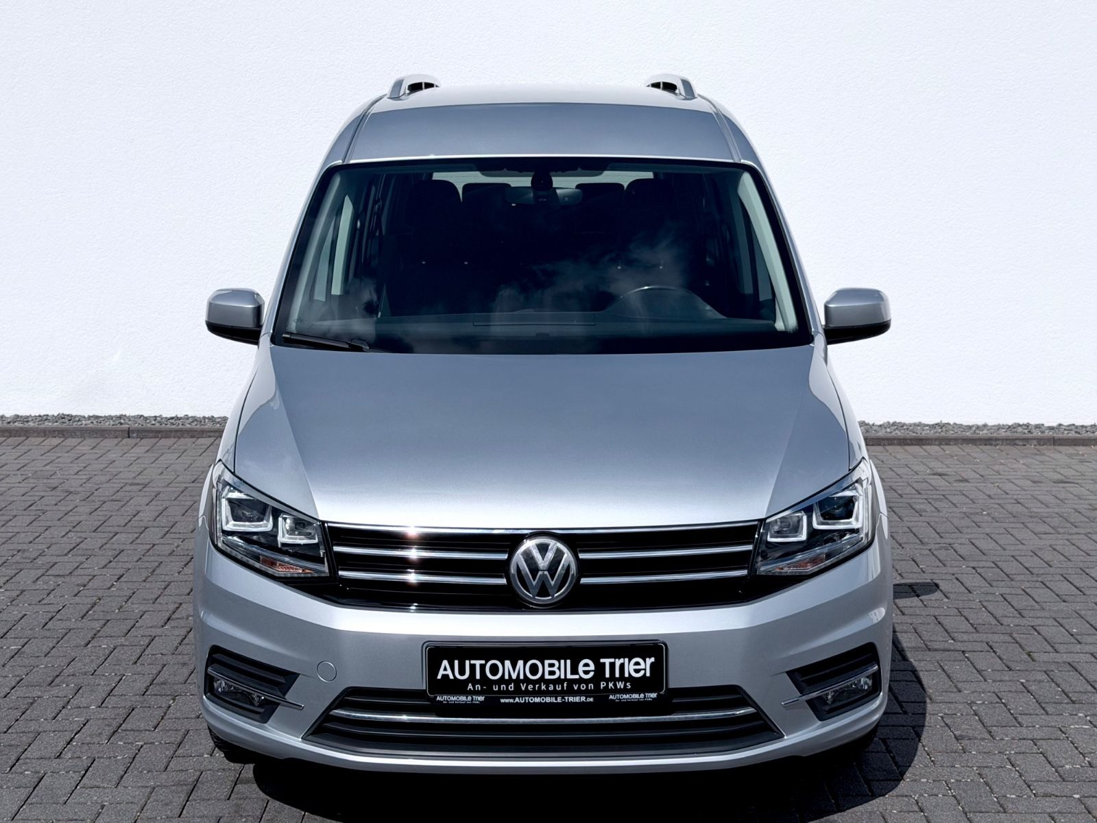 Volkswagen Caddy Maxi 2.0 TDI/LED/ACC/CAM/7.SITZER/GARANTIE - Bild 2 Volkswagen Caddy Maxi 2.0 TDI/LED/ACC/CAM/7.SITZER/GARANTIE in Silber als Van/Minibus - Fahrzeugfoto 2