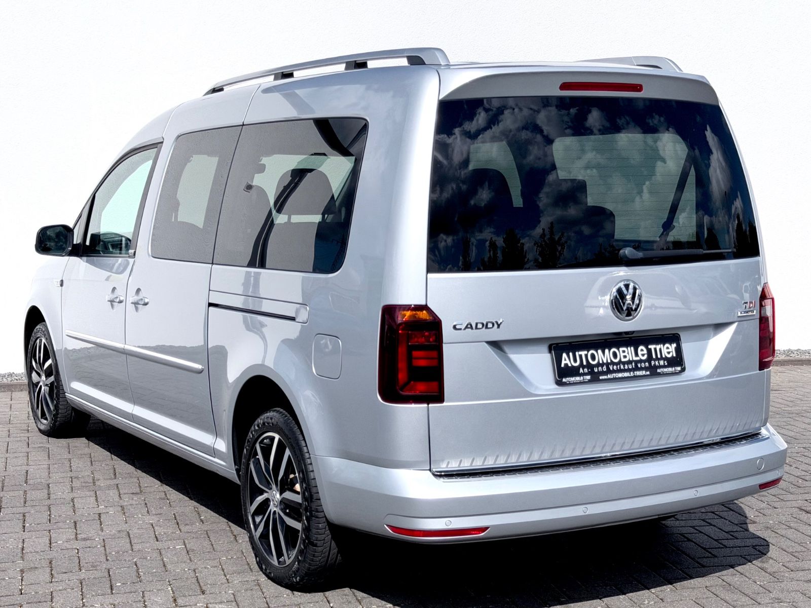 Volkswagen Caddy Maxi 2.0 TDI/LED/ACC/CAM/7.SITZER/GARANTIE - Bild 7 Volkswagen Caddy Maxi 2.0 TDI/LED/ACC/CAM/7.SITZER/GARANTIE in Silber als Van/Minibus - Fahrzeugfoto 7