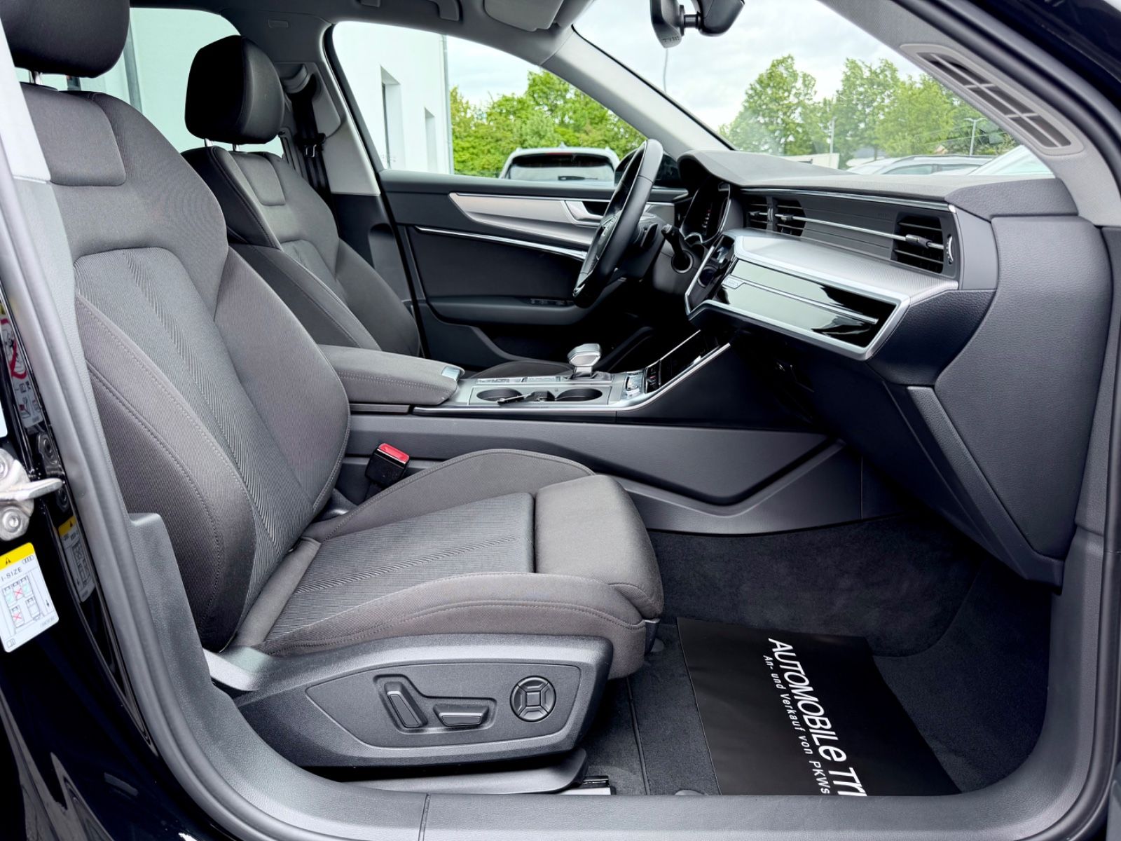 Audi A6 Avant 45 TDI quattro sport /LED/ACC/CAM/ - Bild 13 Audi A6 Avant 45 TDI quattro sport /LED/ACC/CAM/ in Schwarz als Kombi - Fahrzeugfoto 13
