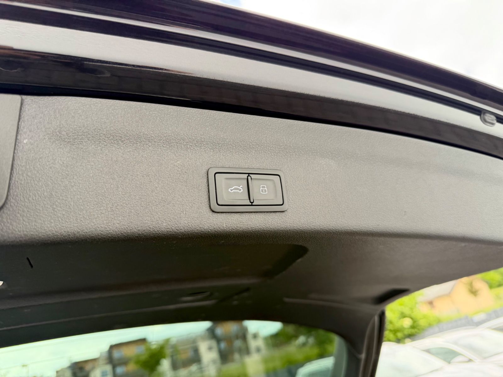 Audi A6 Avant 45 TDI quattro sport /LED/ACC/CAM/ - Bild 23 Audi A6 Avant 45 TDI quattro sport /LED/ACC/CAM/ in Schwarz als Kombi - Fahrzeugfoto 23