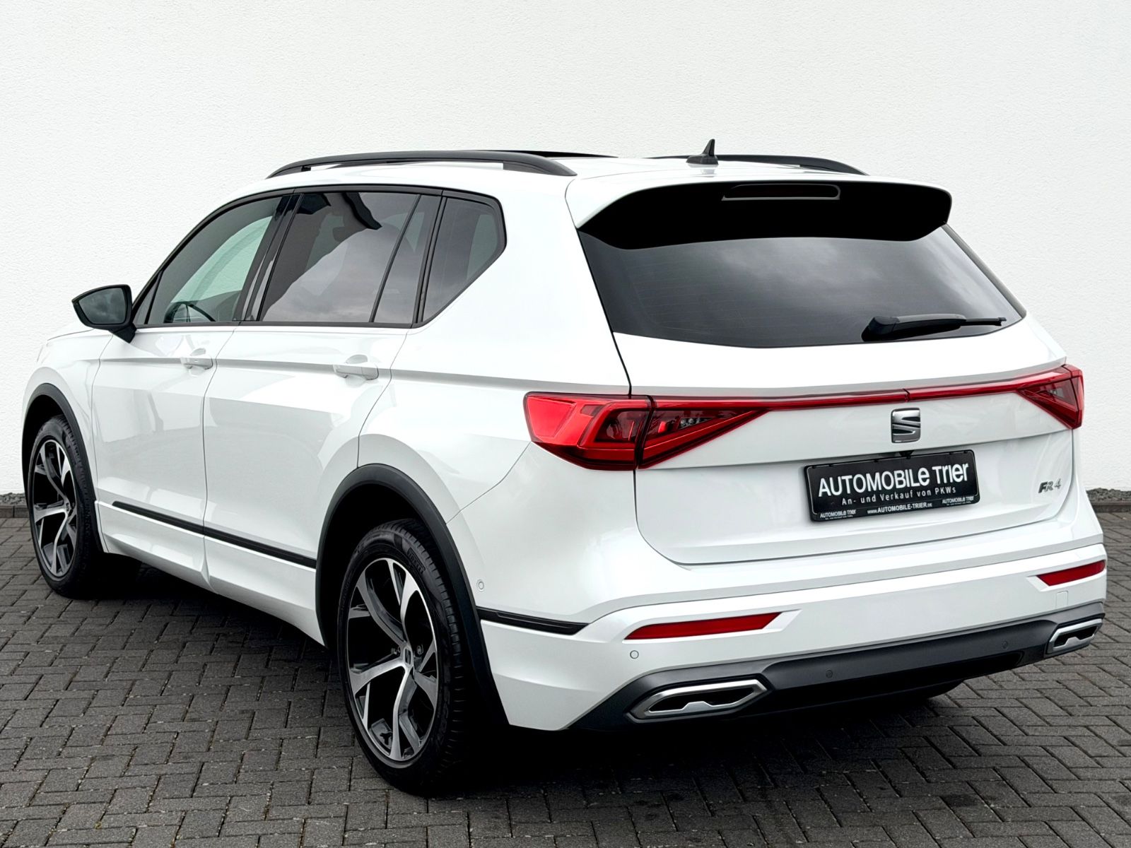 Seat Tarraco FR 2.0 TDI DSG 4Drive /PANO/LED/ACC/AHK/ - Bild 7 Seat Tarraco FR 2.0 TDI DSG 4Drive /PANO/LED/ACC/AHK/ in Weiß als SUV/Geländewagen/Pickup - Fahrzeugfoto 7