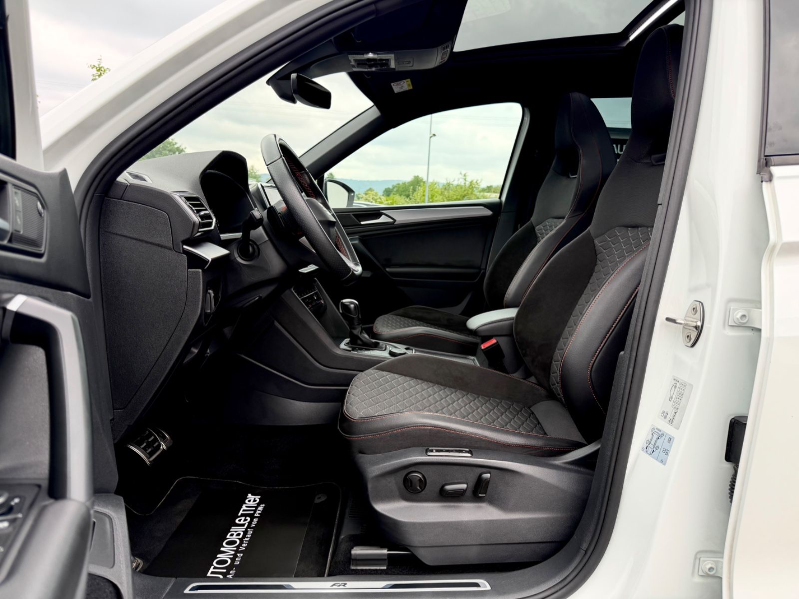 Seat Tarraco FR 2.0 TDI DSG 4Drive /PANO/LED/ACC/AHK/ - Bild 9 Seat Tarraco FR 2.0 TDI DSG 4Drive /PANO/LED/ACC/AHK/ in Weiß als SUV/Geländewagen/Pickup - Fahrzeugfoto 9