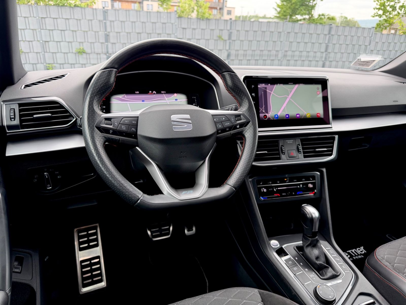 Seat Tarraco FR 2.0 TDI DSG 4Drive /PANO/LED/ACC/AHK/ - Bild 10 Seat Tarraco FR 2.0 TDI DSG 4Drive /PANO/LED/ACC/AHK/ in Weiß als SUV/Geländewagen/Pickup - Fahrzeugfoto 10