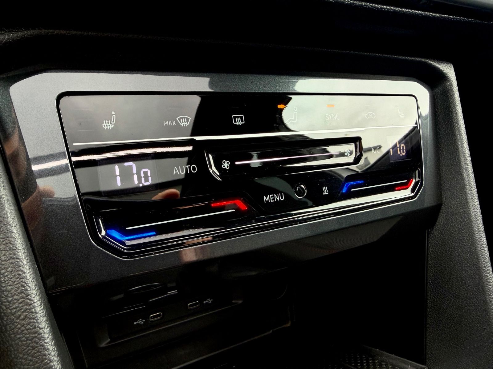 Seat Tarraco FR 2.0 TDI DSG 4Drive /PANO/LED/ACC/AHK/ - Bild 20 Seat Tarraco FR 2.0 TDI DSG 4Drive /PANO/LED/ACC/AHK/ in Weiß als SUV/Geländewagen/Pickup - Fahrzeugfoto 20