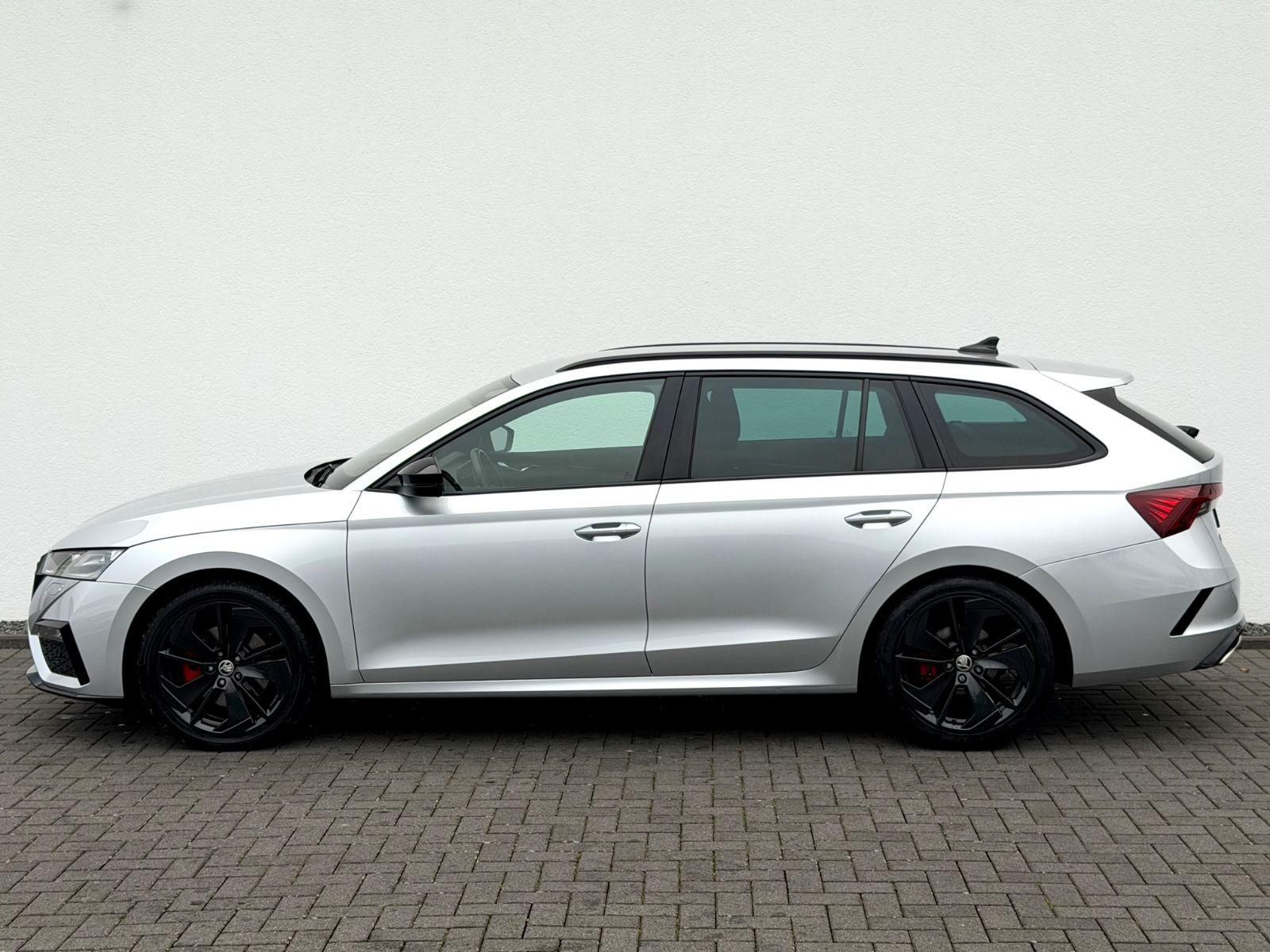 Skoda Octavia Combi RS 2.0 TDI DSG /NAVI/LED/HUD/AHK/ - Bild 8 Skoda Octavia Combi RS 2.0 TDI DSG /NAVI/LED/HUD/AHK/ in Silber als Kombi - Fahrzeugfoto 8