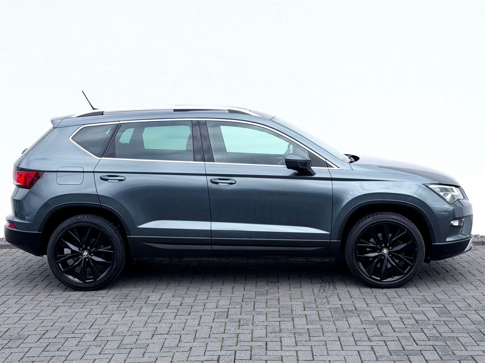 Seat Ateca Xcellence 2.0 TDI DSG 4Drive /NAVI/LED/CAM - Bild 4 Seat Ateca Xcellence 2.0 TDI DSG 4Drive /NAVI/LED/CAM in "metal " Grey als SUV/Geländewagen/Pickup - Fahrzeugfoto 4